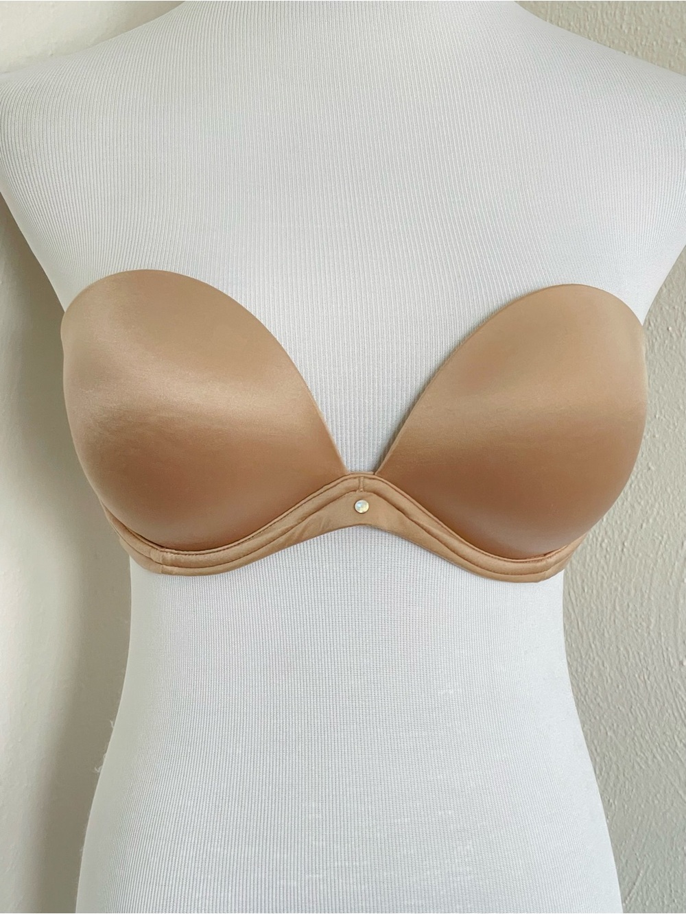 Victoria's Secret Very Sexy Strapless Push-Up Bra - Beige 36B - Picture 5 of 9